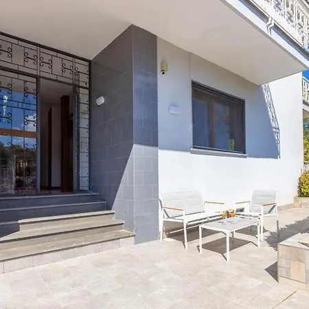 Estate4home - Louise Villa *