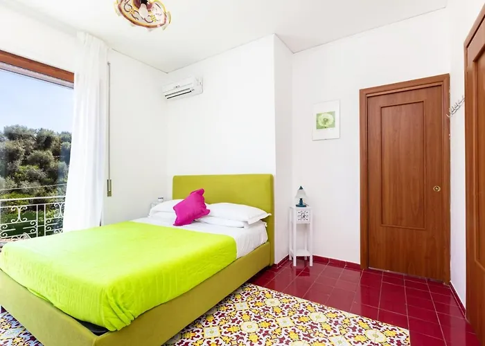 Estate4home - Louise Villa Sorrent