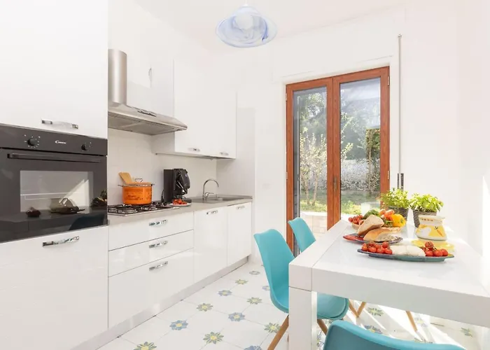 Estate4home - Louise Villa Sorrent