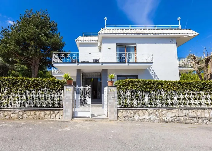 Estate4home - Louise * Sorrent