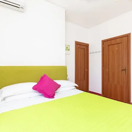 Estate4home - Louise Sorrente