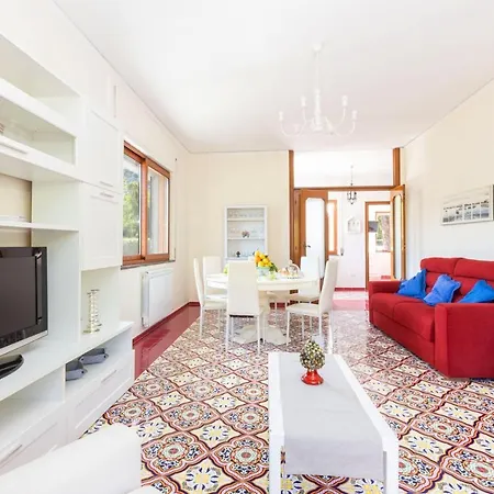 Estate4home - Louise Villa