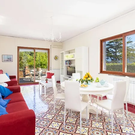 Estate4home - Louise * Sorrento