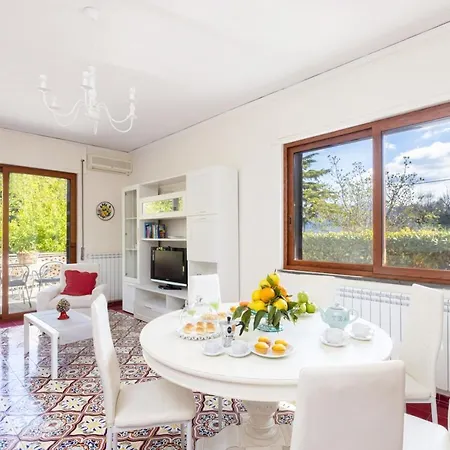 Estate4home - Louise Sorrente